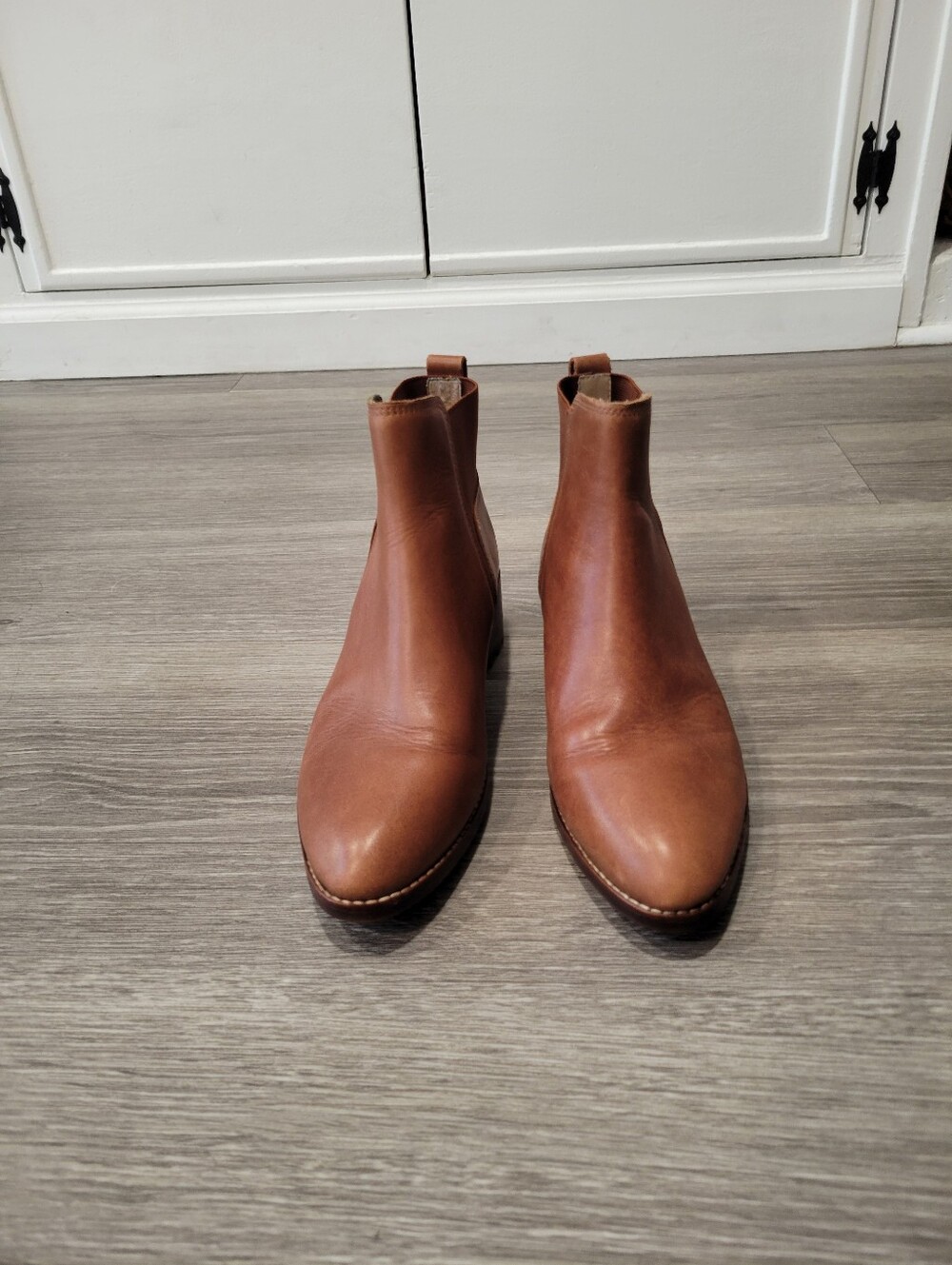 Madewell Cinnamin Stick Kathleen Lug Sole Chelsea Minimalist Leather Boots 9